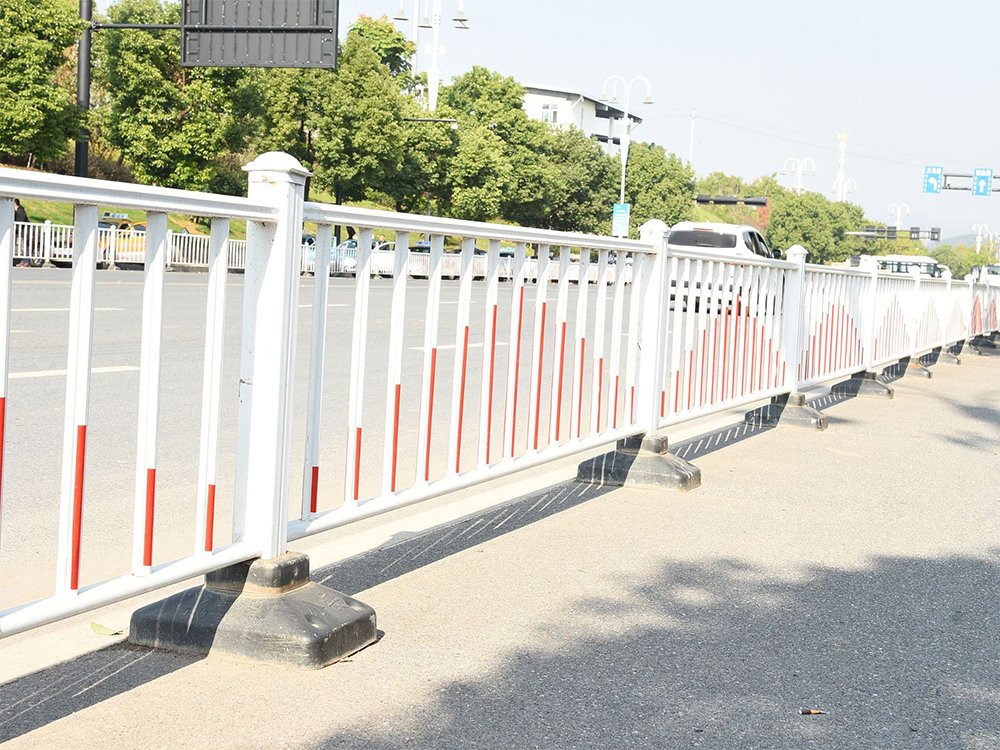 機(jī)非隔離護(hù)欄