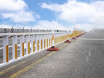 S板防眩板護欄