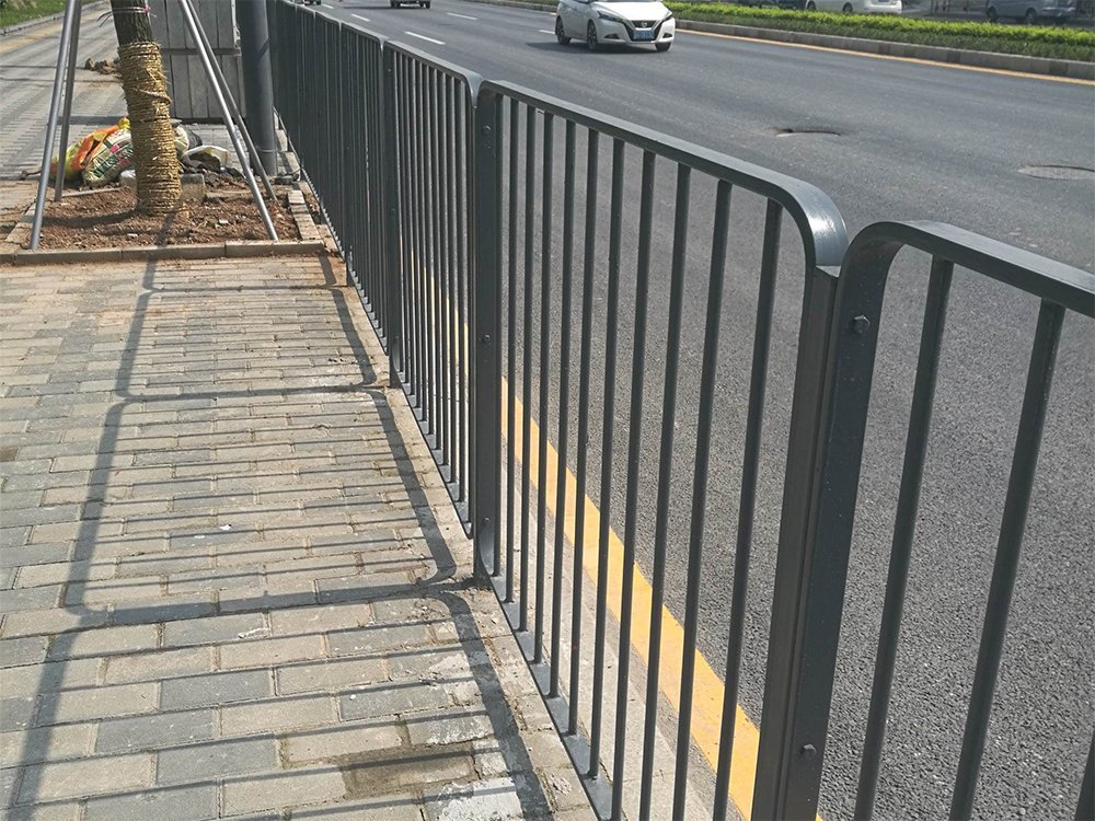 人行道隔離護(hù)欄